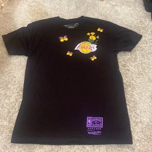 mitchell and ness los angeles lakers tshirt size medium